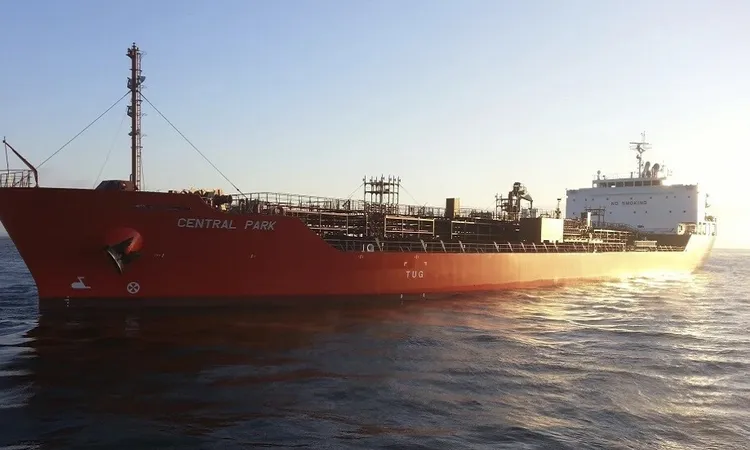 مسئول أمريكي: إيران تحتجز ناقلة نفط في مضيق هرمز