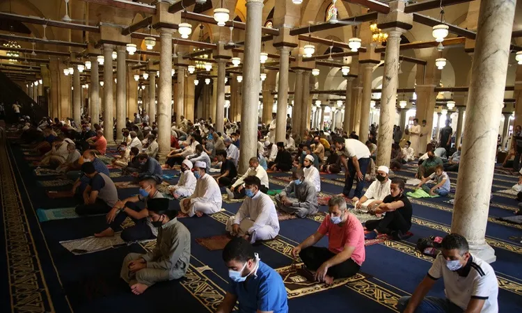 خطيب الأزهر يدعو لاستبدال اللافتات الأجنبية بالعربية: الحفاظ على اللغة واجب ديني ووطني