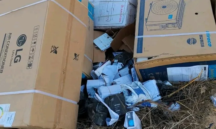 إصابة سائق إثر انقلاب سيارة محملة تكييفات في قنا