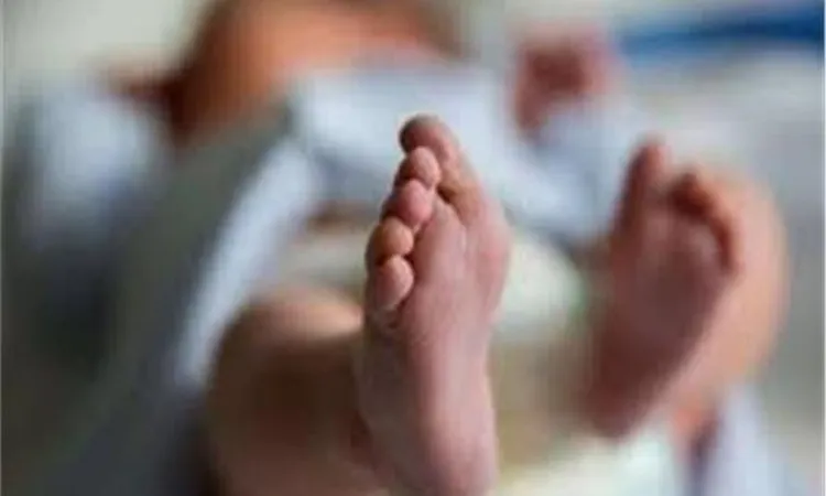 ملقاه على الطريق العام.. العثور على جثة رضيعة حديثة الولادة بقنا