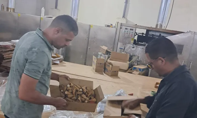 ضبط مصنع حلويات ومثلجات بدون ترخيص ببني سويف