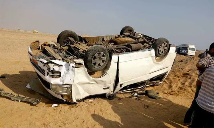 مصرع شخص في حادث انقلاب سيارة بطريق سيوة مطروح