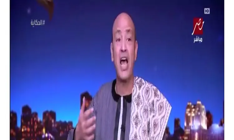 عمرو أديب يظهر بالجلباب البلدي على الهواء: «فخور لأني مصري وحاسس إني عريس»