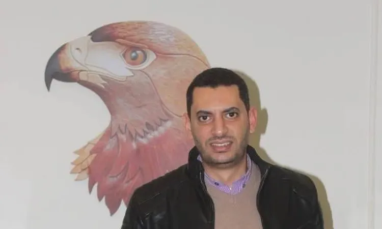 يحتفظ بصور .. مباحث مطروح تنجح في ضبط هكر بمكتب دليفري يبتز الفتيات