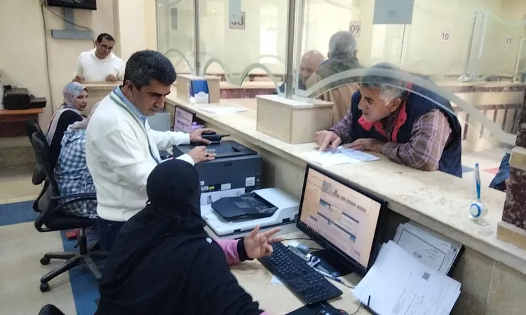 مطروح: تنتهي من استلام ملفات التصالح علي مخالفات البناء بالمركز التكنولوجي بخدمة المواطنين