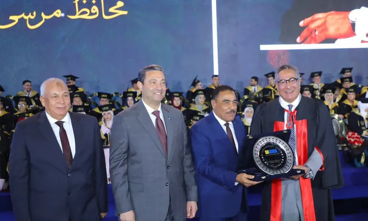 بحضور 5 محافظين ووزراء سابقين.. تخريج طلاب مطروح من المنح المجانية بالجامعات الخاصة بالقاهرة
