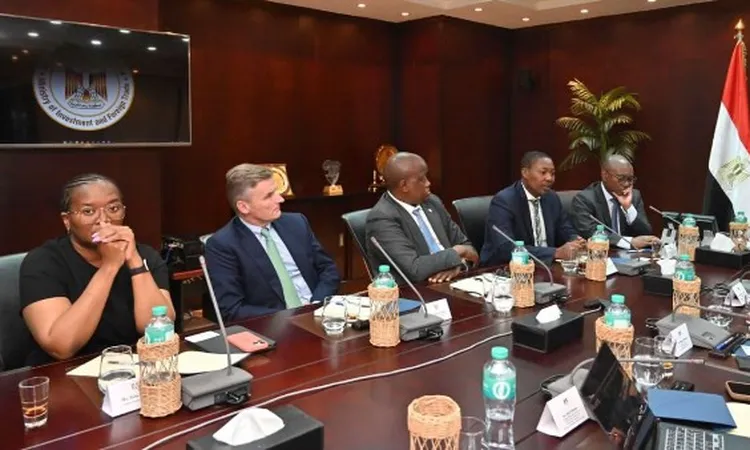 وزارة الاستثمار تستضيف وفدا من مجموعة ستاندرد بنك لزيادة التعاون