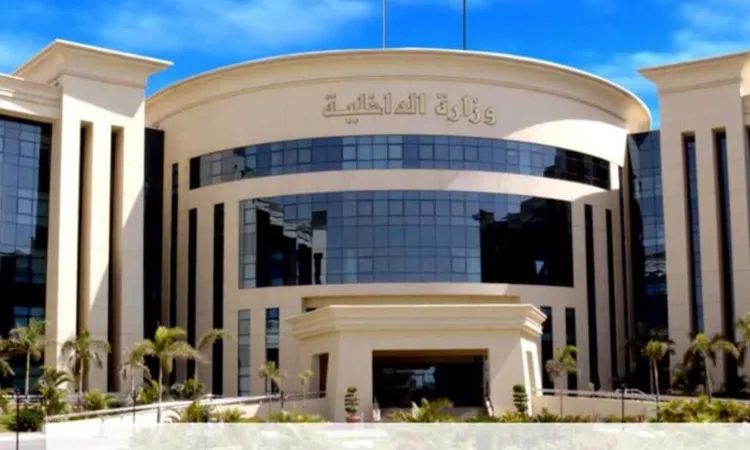 الداخلية تكشف حقيقة ادعاء القبض على شقيق إحدى السيدات بعين شمس