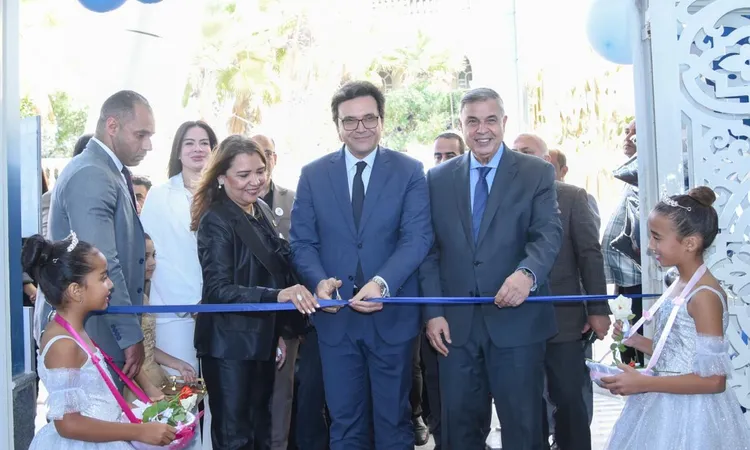 خلال افتتاحه فرعها بالإسكندرية.. وزير الثقافة يدعو كافة الموهوبين في مصر والشرق الأوسط للانضمام لأكاديمية الفنون ويناشد: حافظوا عليها