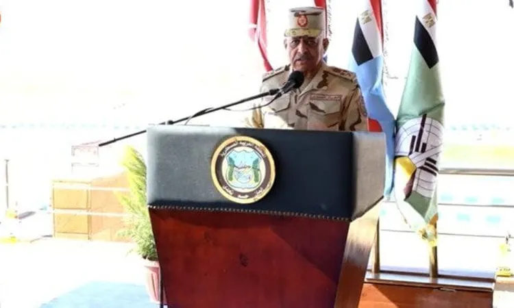 وزير الدفاع يشهد تنفيذ المرحلة الرئيسية للمشروع التكتيكي بالذخيرة الحية في المنطقة الغربية