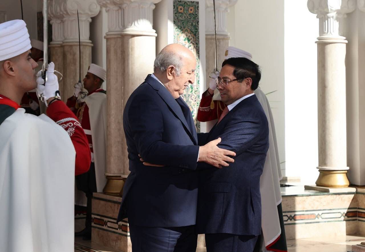 الرئيس تبون يستقبل الوزير الأول الفيتنامي