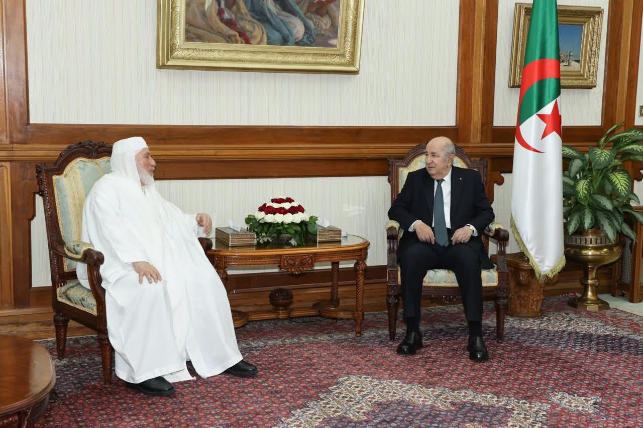 الرئيس تبون يستقبل عميد جامع الجزائر
