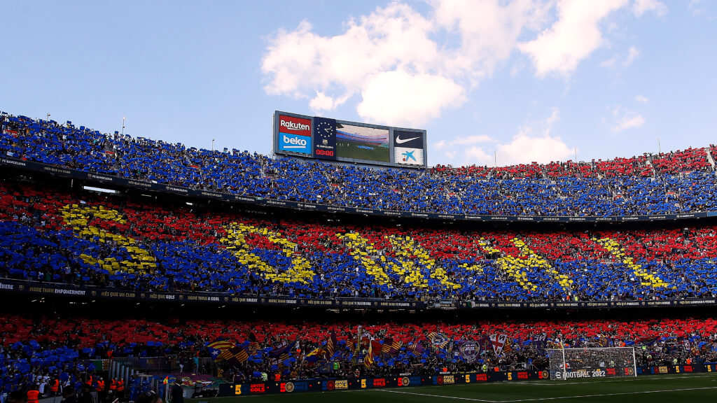 لماذا لا يجمع برشلونة التبرعات لإنهاء بناء كامب نو؟