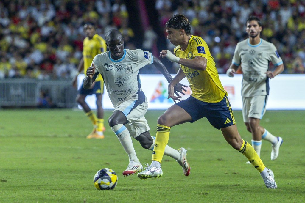 كانتي يخرج عن صمته ويعلق على رحيله من الاتحاد