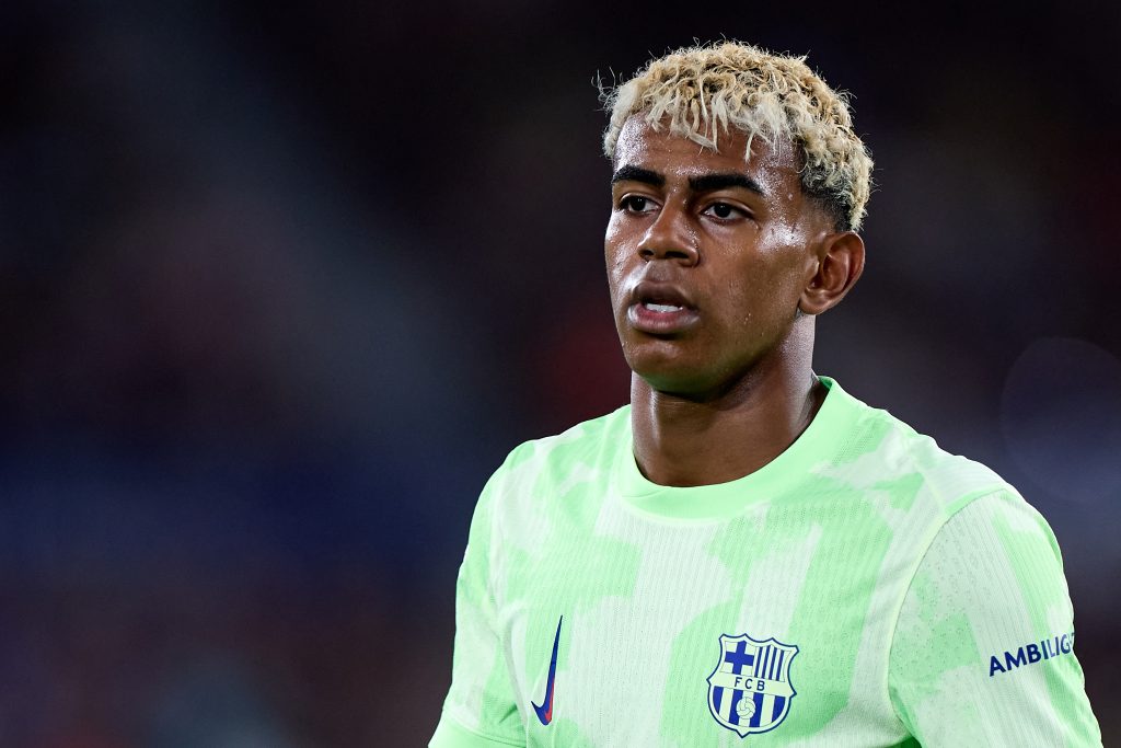 تحدي طفولي يُربك لامين يامال.. تعرف على ميسي وتعثر أمام بيدري