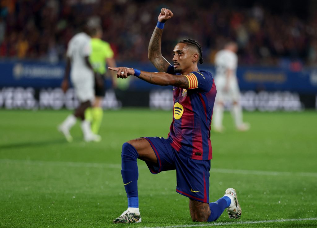 كامب نو ينادي.. أرقام برشلونة في مونتجويك تحكي قصة ليفاندوفسكي ورافينيا