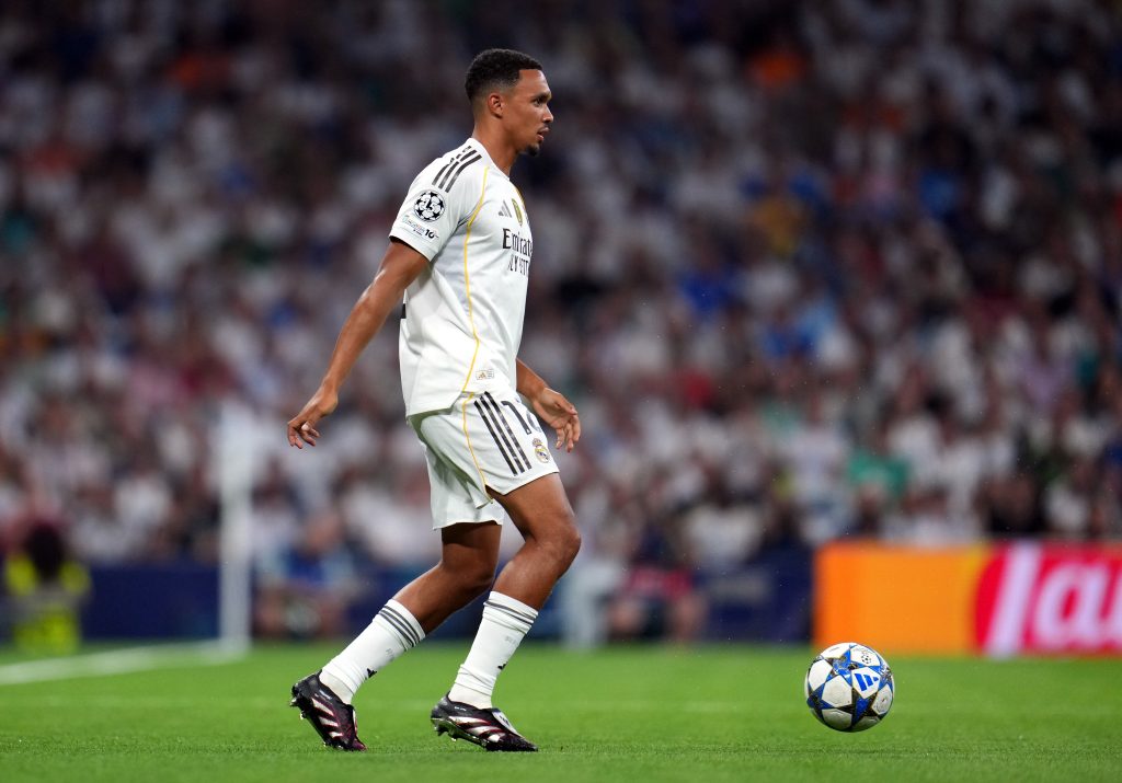 على طريقة بيلينجهام.. خطة تأهيل خاصة لـ أرنولد في التوقف الدولي