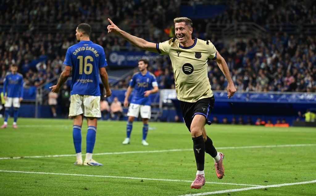 عرضان يهددان استمرار ليفاندوفسكي مع برشلونة