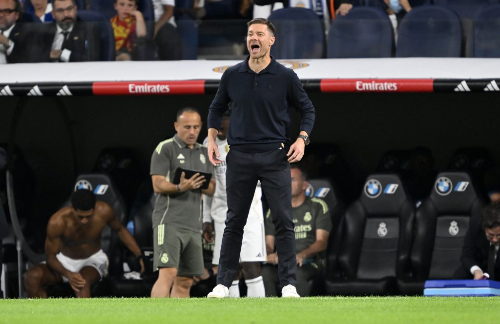 فلورتينو بيريز شخصيًا يحسم مصير تشابي ألونسو