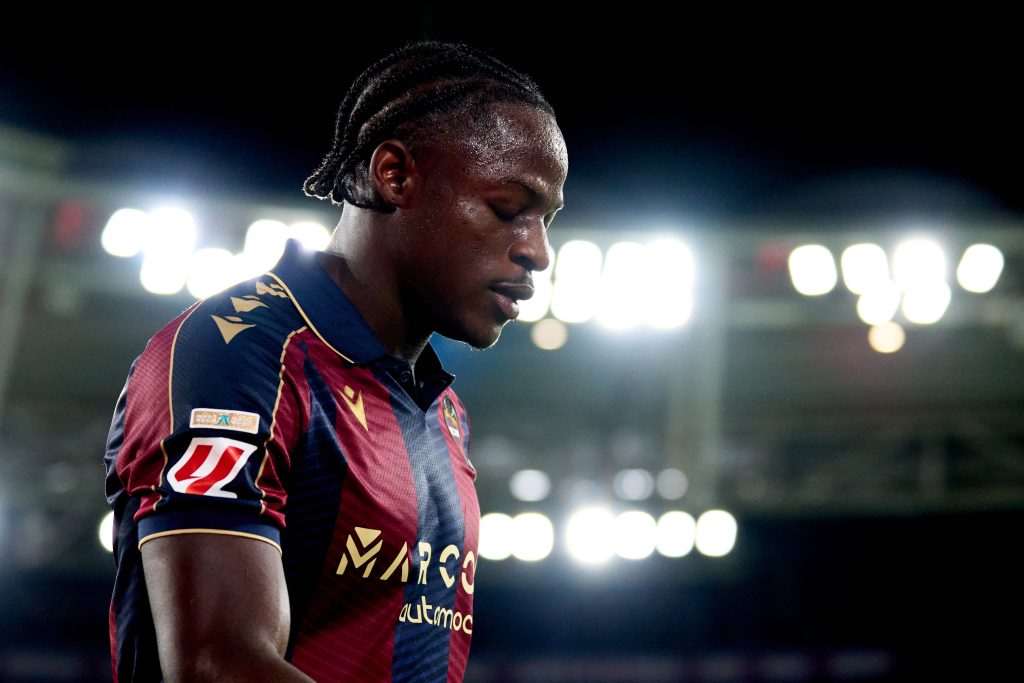 إيونج يعلق على اهتمام برشلونة بضمه.. ويؤكد: ليفاندوفسكي مثلي الأعلى