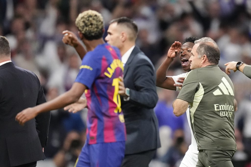 كورتوا: تصريحات لامين يامال أشعلت الكلاسيكو.. وبرشلونة لم يحترمنا عندما فازوا