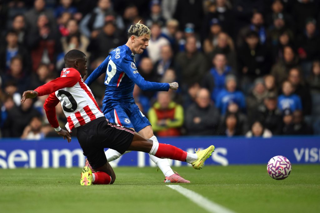 القنوات الناقلة لمباراة تشيلسي ضد بيرنلي بالجولة 12 في الدوري الإنجليزي