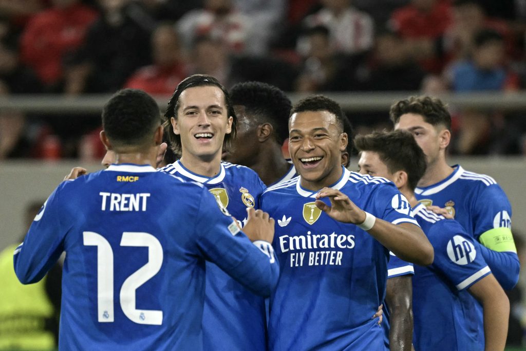 هل مبابي النجم الوحيد لمباراة ريال مدريد ضد أولمبياكوس؟