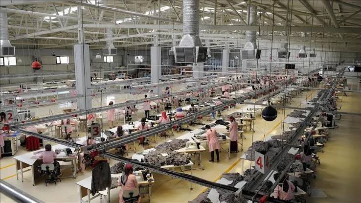 وفد اقتصادي إيطالي في زيارة لمجمع “جيتكس للجلود”: شراكة واعدة بمبدأ “رابح-رابح”