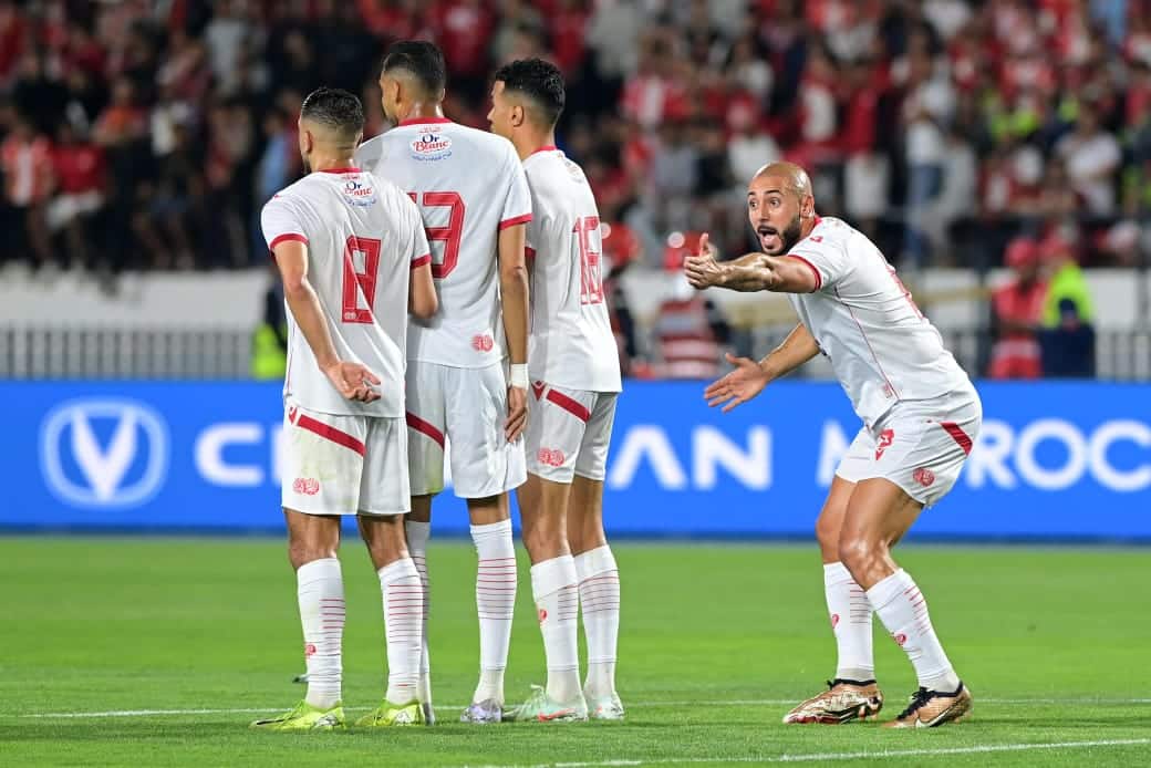 الوداد يتوجه في رحلة شاقة إلى زنجبار استعدادًا لمواجهة عزام