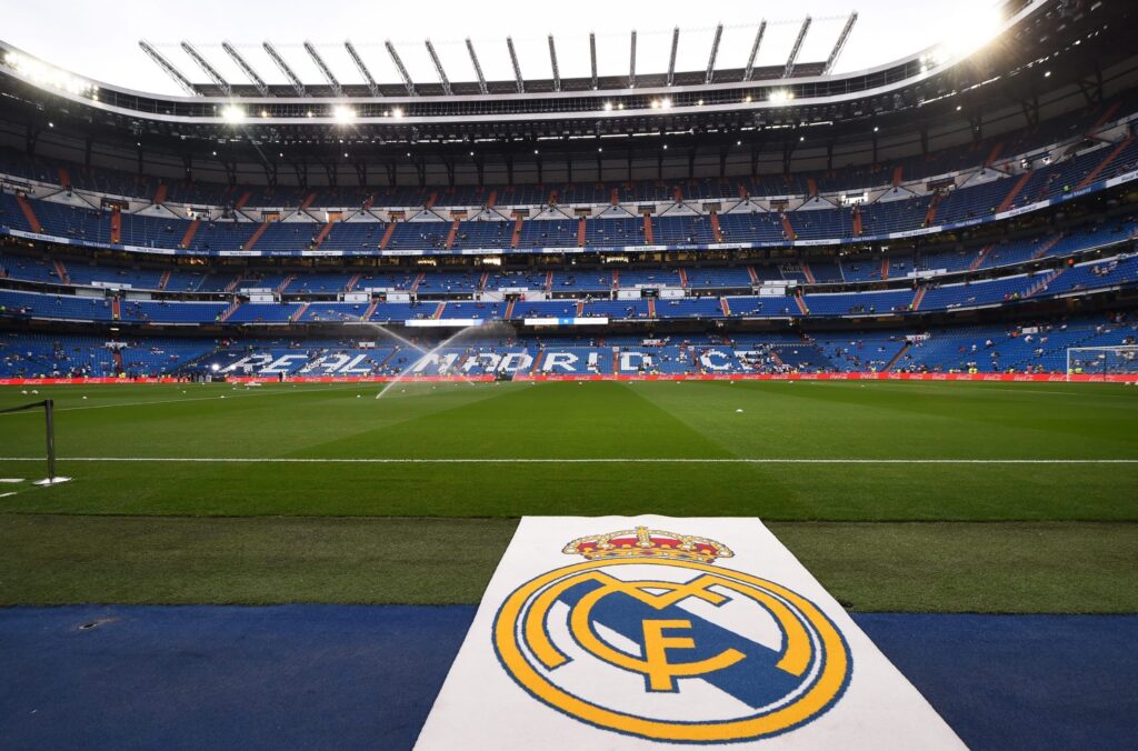 أندية إنجلترا تراقب موهبة دفاع ريال مدريد