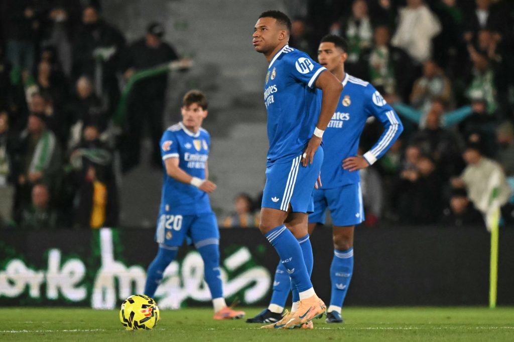 ناشئا الكاستيا يعرقلان الملكي.. أرقام سلبية لـ ريال مدريد بعد التعادل ضد إلتشي