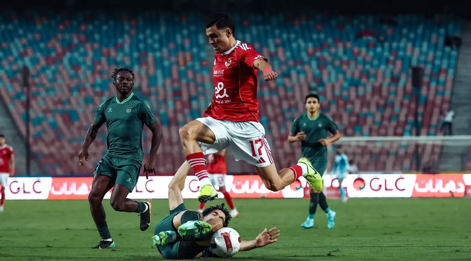 ما القناة الناقلة لمباراة الأهلي ضد شبيبة القبائل وأين تشاهد دوري أبطال إفريقيا؟