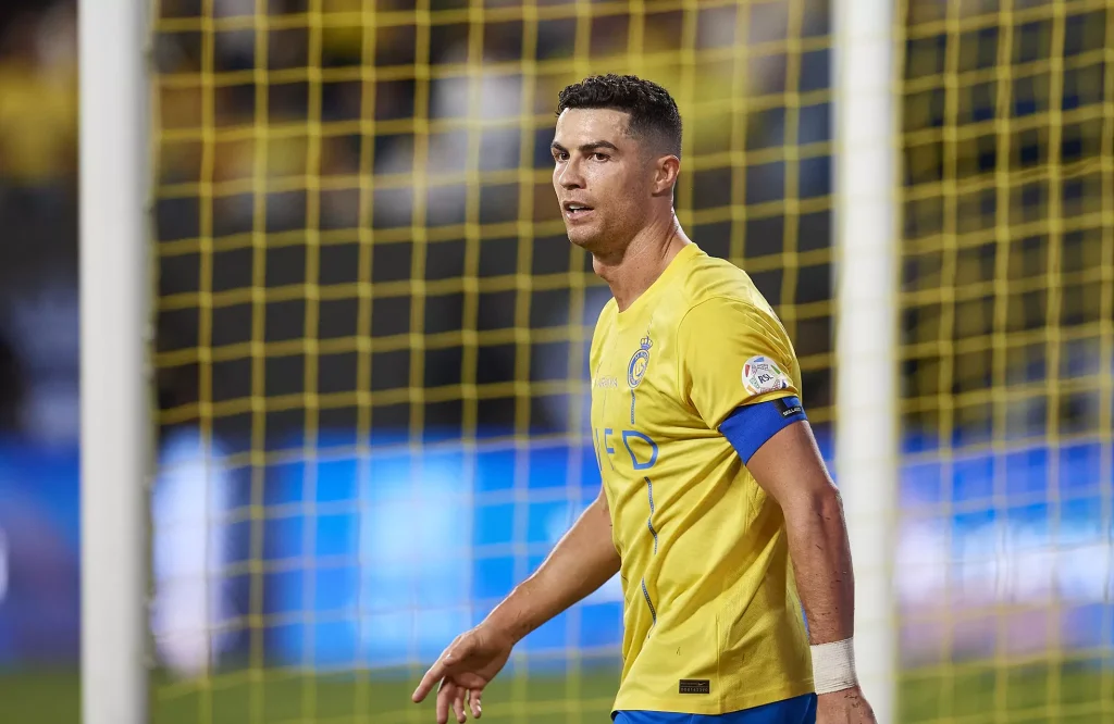 بعضوية تصل لـ15 ألف يورو.. كريستيانو يفتتح ناديه في مدريد بلا هواتف