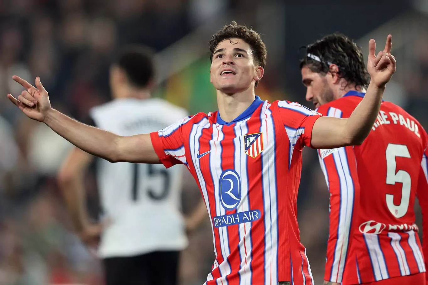 كأس العالم يحسم مصير ألفاريز من الانتقال لـ برشلونة