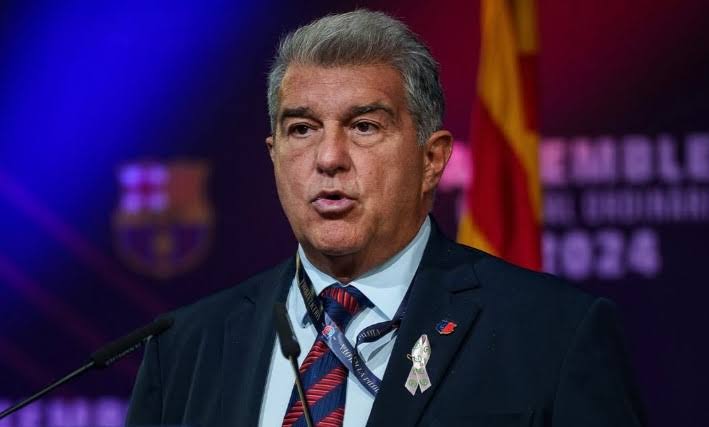 لابورتا يحل لغز ركلة البداية بكامب نو: إنه رمز للجماهير وليس سراً!