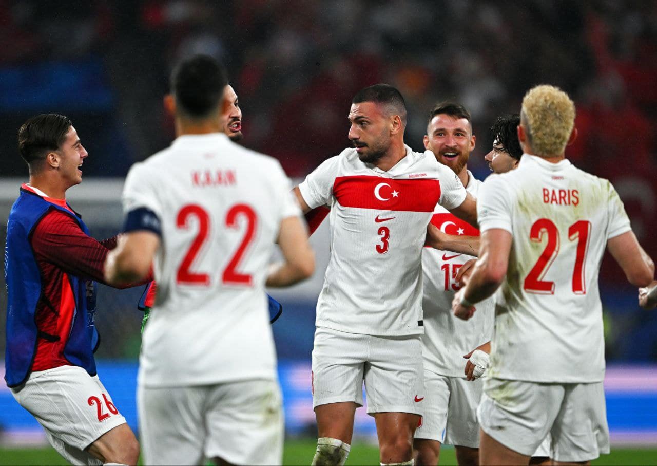 الشرطة الإسبانية تلاحق المتورطين في سرقة متعلقات لاعبي منتخب تركيا