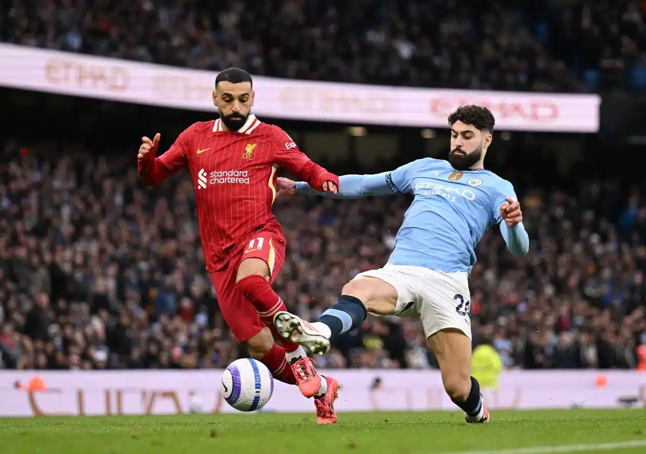 مانشستر سيتي وليفربول يتنافسان على صفقة دفاعية من البريميرليج