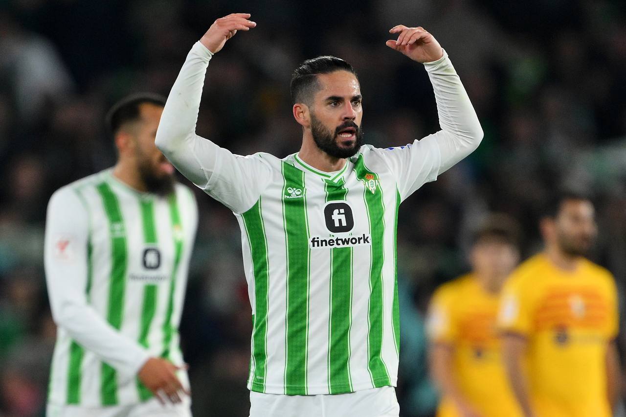 بطريقة خيالية.. ريال بيتيس يعلن رسميًا تجديد عقد إيسكو حتى 2028