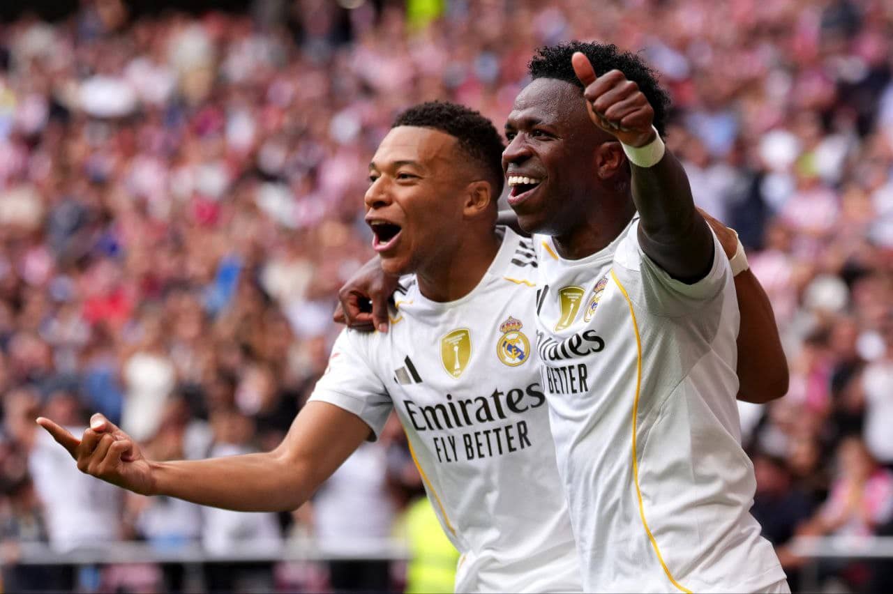 فينيسيوس يطلب المساواة براتب مبابي للموافقة على التجديد مع ريال مدريد