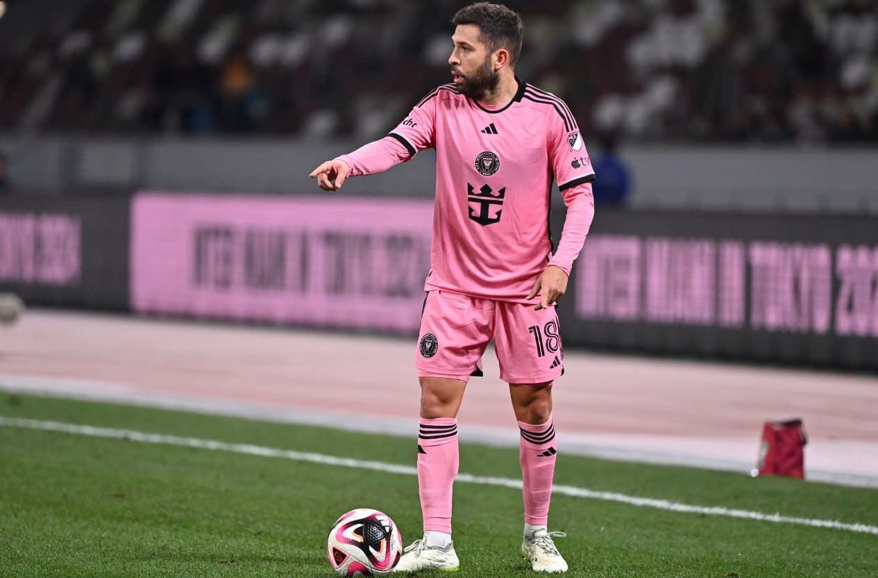 جوردي ألبا يكشف أسرار الرحيل عن برشلونة ويروي تفاصيل تكريم ميسي