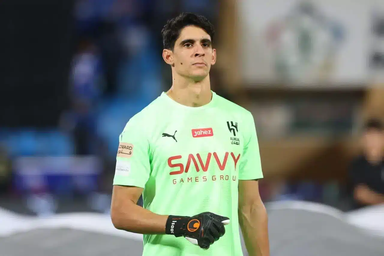 الهلال يُكرم ياسين بونو بعد فوزه بجائزة أفضل حارس إفريقي