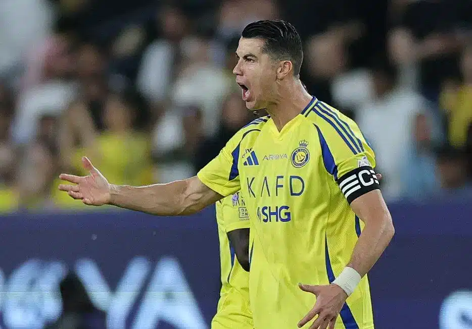 رونالدو يعلن استحواذه على اتحاد المصارعة