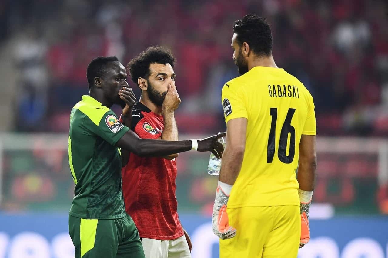 ليس أفضل من لعب بجوارهم.. ساديو ماني يتجاهل محمد صلاح