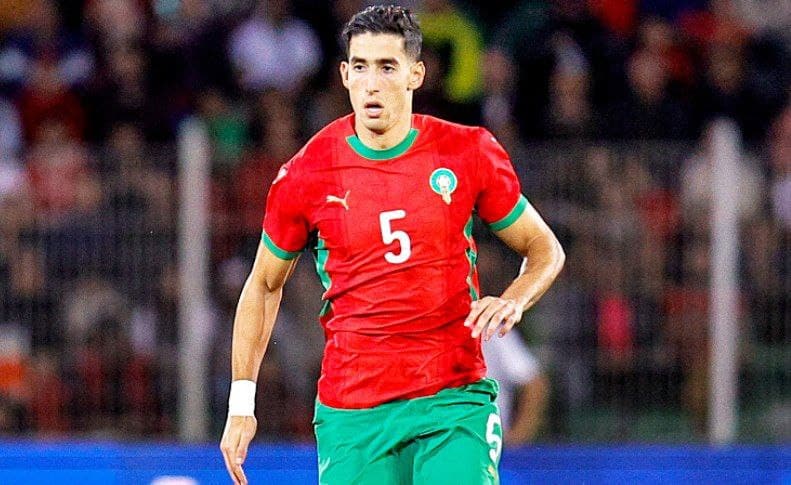 نايف أكرد يغادر معسكر منتخب المغرب لمواصلة العلاج مع مارسيليا