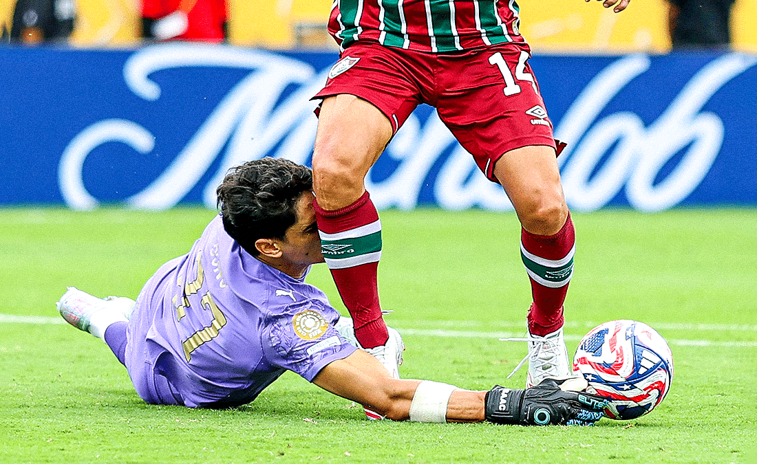 ياسين بونو يوجه رسالة إلى جماهير الهلال بعد الفوز بجائزة أفضل حارس في إفريقيا