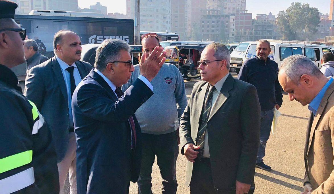 محافظ الدقهلية في جولة مفاجئة لمتابعة موقف سيارات جديلة بالمنص…