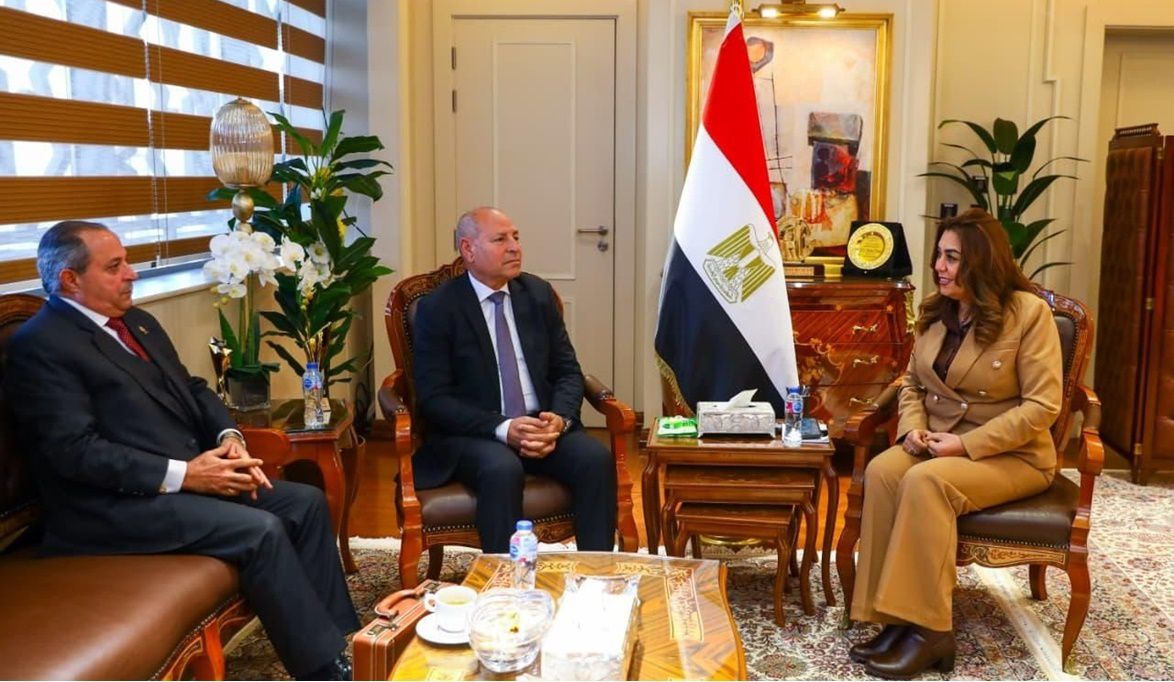 وزيرة التنمية تبحث تطوير سوق العتبة وأسواق بورسعيد مع وفد الها…