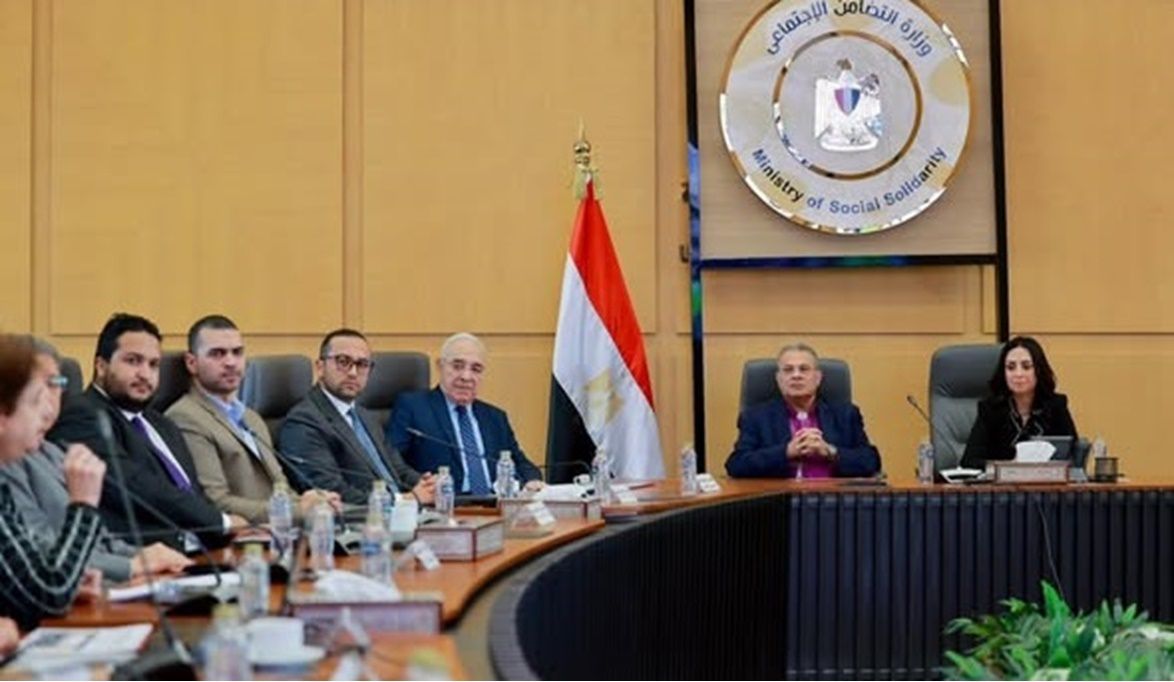 وزيرة التضامن الاجتماعي تبحث نتائج المرحلة الرابعة لمبادرة “از…