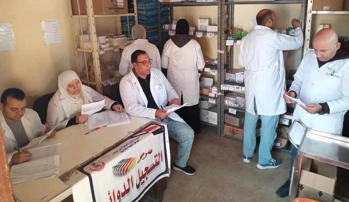 محافظ بني سويف يشدد على استمرار القوافل الطبية لتخفيف الأعباء …