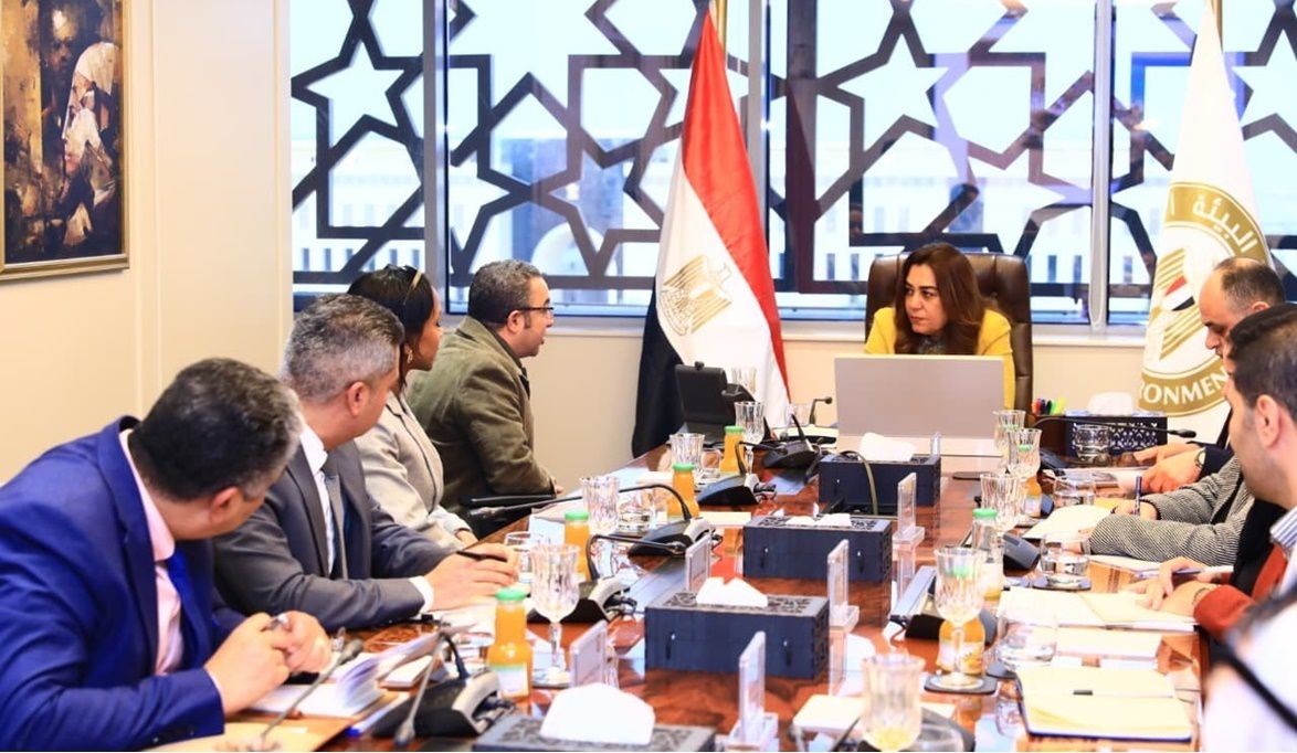 وزيرة التنمية المحلية تبحث مع مستثمرين التوسع في الاستثمارات ا…